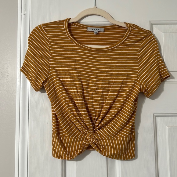 Yellow crop top - Picture 1 of 3